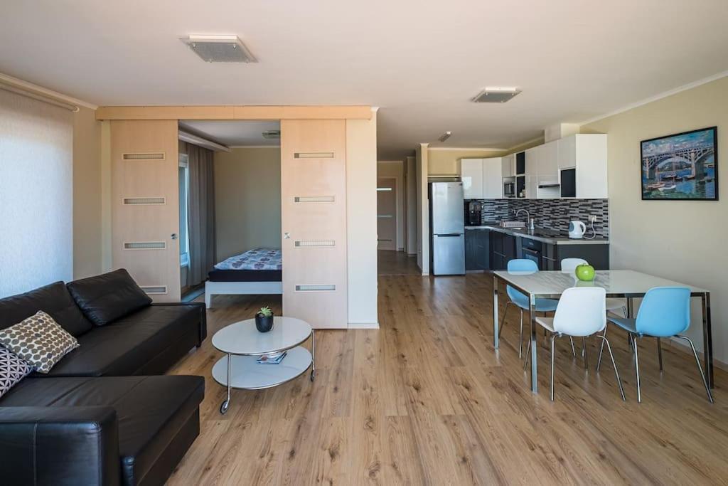 Hedon Brewery Apartments - 200 Meter To The Beach Balatonvilágos المظهر الخارجي الصورة